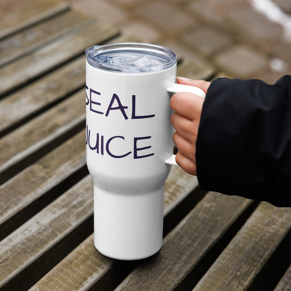 SEAL Juice Travel mug with a handle